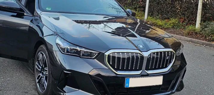 BMW i5 Electric Fahrzeugbild